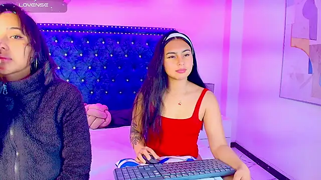 Serena and zoe online show from April 2026 08:01:02 PM