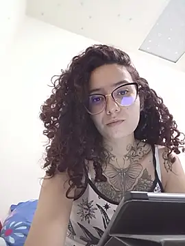 Snapshot of Aura_Phone chatting on April 2026 02:29:02 AM Aura Phone online show from April 2026 02:29:02 AM