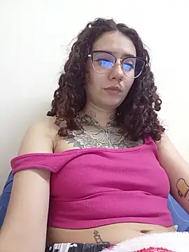 Snapshot of Aura_Phone chatting on May 2026 03:46:02 AM Aura Phone online show from May 2026 03:46:02 AM