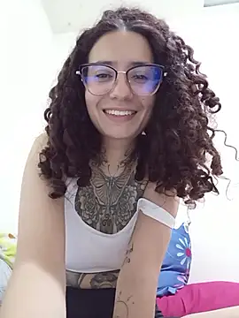 Snapshot of Aura_Phone chatting on May 2026 02:30:02 AM Aura Phone online show from May 2026 02:30:02 AM