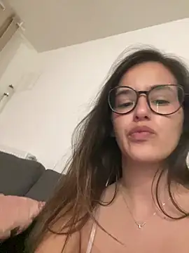Snapshot of anissadiabless chatting on May 2026 01:10:01 AM anissadiabless online show from May 2026 01:10:01 AM