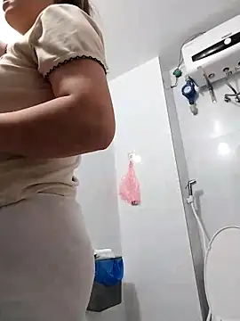 Cong2211 online show from April 2026 10:32:01 PM