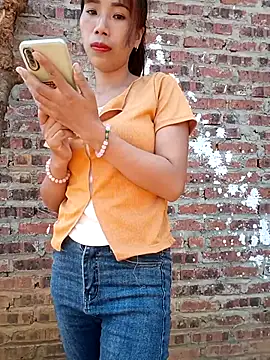 Elena Mia online show from May 2026 11:45:02 PM