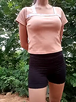 Snapshot of Elena_Mia chatting on July 2026 10:48:01 PM Elena Mia online show from July 2026 10:48:01 PM
