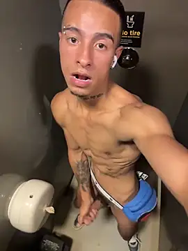willclayy online show from May 2026 04:04:02 PM