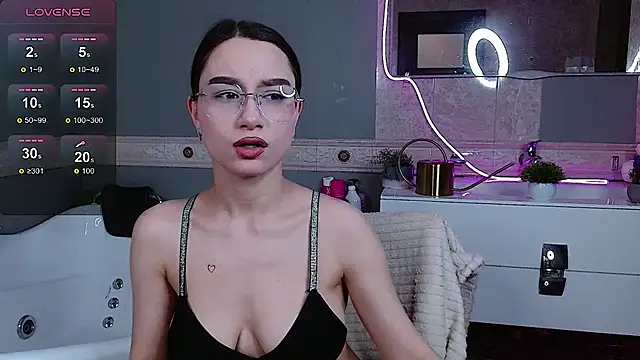 Snapshot of AndreaJohnsons chatting on May 2026 08:32:02 AM AndreaJohnsons online show from May 2026 08:32:02 AM