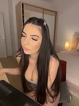 Snapshot of CandyElla_ chatting on May 2026 01:27:02 PM CandyElla online show from May 2026 01:27:02 PM