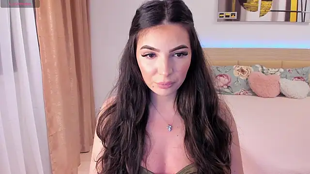 Snapshot of CandyElla_ chatting on August 2026 08:00:01 PM CandyElla online show from August 2026 08:00:01 PM