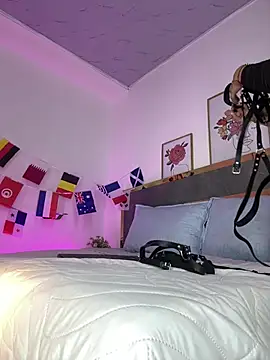 Jenifer Lux online show from July 2026 12:13:01 PM