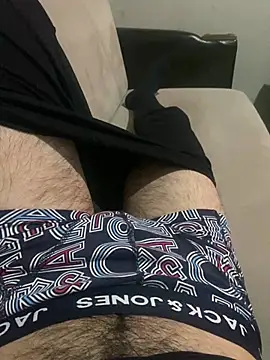 youngdick13 online show from April 2026 10:24:02 PM