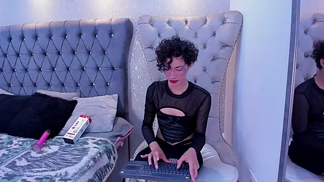 Anaciet Evans online show from April 2026 04:01:01 AM