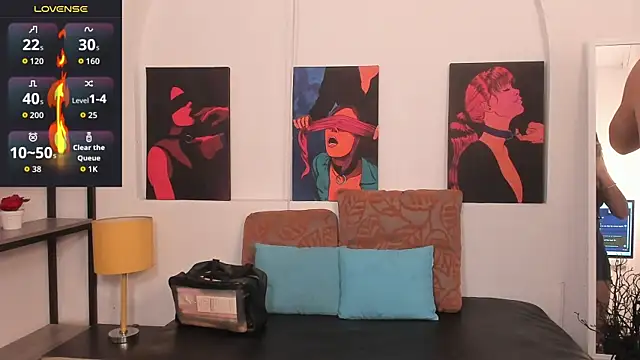 HannahhWilliams online show from May 2026 10:28:02 PM