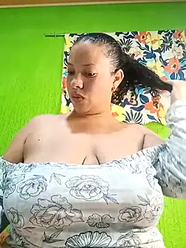 Snapshot of DivaCaliente1 chatting on May 2026 04:29:02 AM DivaCaliente1 online show from May 2026 04:29:02 AM