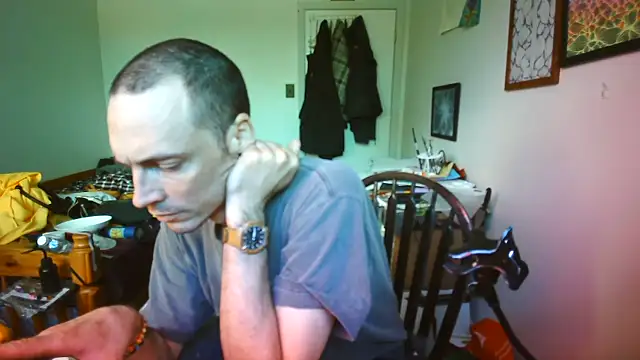 Snapshot of JohnnyMoves chatting on June 2026 07:16:01 PM JohnnyMoves online show from June 2026 07:16:01 PM