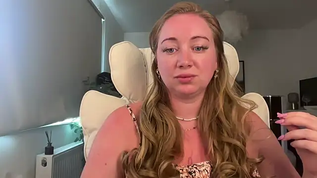 Snapshot of arielsweetieee chatting on May 2026 07:59:01 AM arielsweetieee online show from May 2026 07:59:01 AM