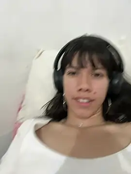 drea-an online show from April 2026 09:39:33 PM