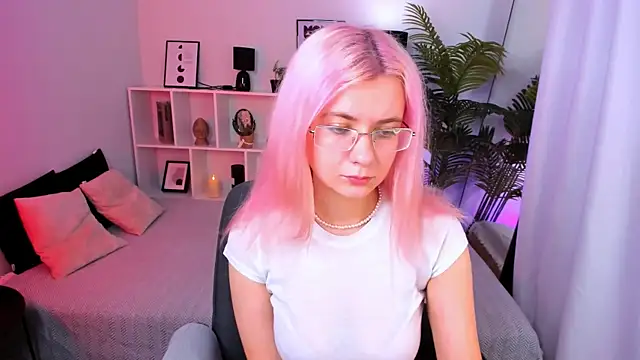 Snapshot of RoxySun_ chatting on May 2026 04:45:02 PM RoxySun online show from May 2026 04:45:02 PM