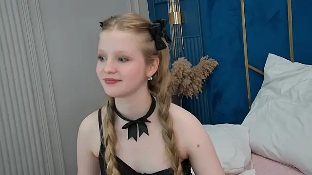 LilianHowards online show from June 2026 12:22:01 PM