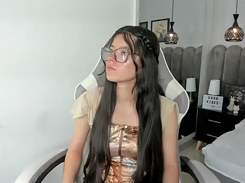 amber hill  online show from April 2026 12:04:01 PM