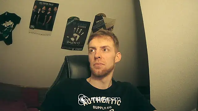 Snapshot of Milkyman7 chatting on December 2024 09:15:01 PM Milkyman7 online show from December 2024 09:15:01 PM