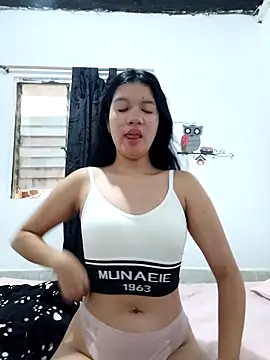 Snapshot of cherry_pinkie chatting on May 2026 03:07:02 PM cherry pinkie online show from May 2026 03:07:02 PM