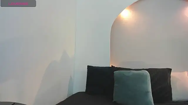 lucy rouse1 online show from April 2026 01:06:01 PM
