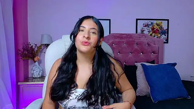 Maggiee 1 online show from April 2026 07:26:01 PM