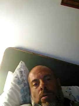 Snapshot of merenda2105 chatting on May 2026 06:42:01 AM merenda2105 online show from May 2026 06:42:01 AM