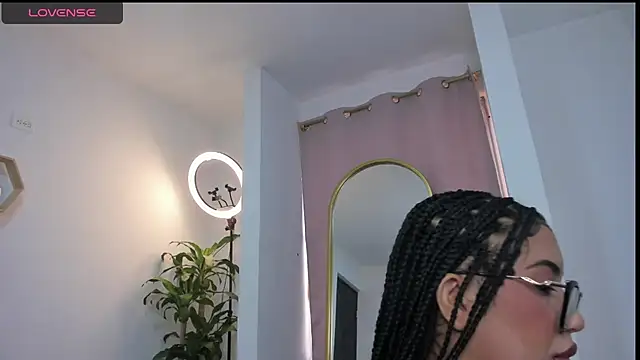Miss ebony77 online show from May 2026 01:38:02 PM