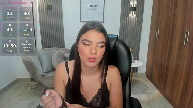 Snapshot of angelica-moon chatting on June 2026 08:00:01 PM angelica-moon online show from June 2026 08:00:01 PM