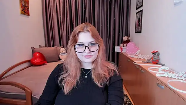 Snapshot of NoraLiin chatting on May 2026 08:06:02 PM NoraLiin online show from May 2026 08:06:02 PM
