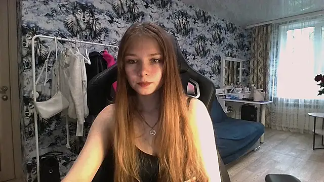 Snapshot of Princess_Mira chatting on July 2026 11:35:01 AM Princess Mira online show from July 2026 11:35:01 AM
