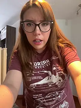 AliceMtz online show from April 2026 07:07:02 PM