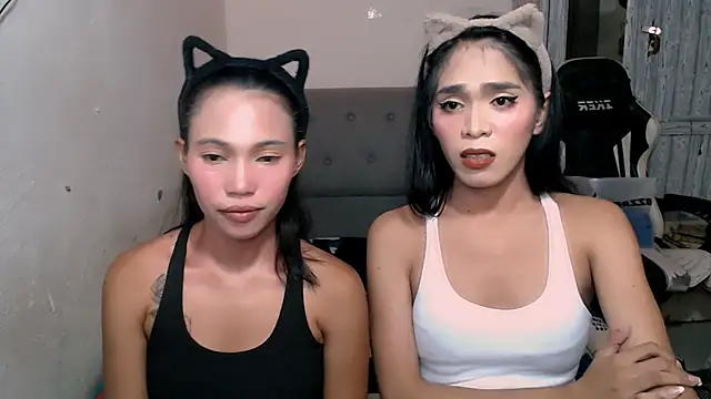 Dinosaur Cock online show from April 2026 07:07:02 PM