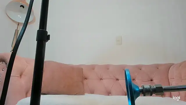Snapshot of Melaniie_Hill chatting on May 2026 03:51:01 PM Melaniie Hill online show from May 2026 03:51:01 PM