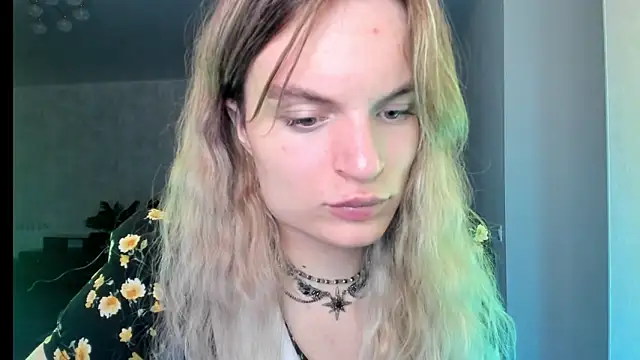 milliKira006 online show from May 2026 08:29:01 PM