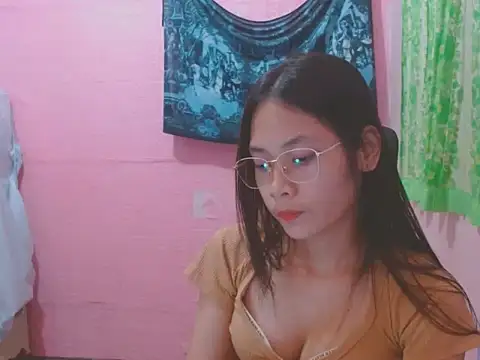 Snapshot of Sweetsexylady19 chatting on May 2026 01:18:02 PM Sweetsexylady19 online show from May 2026 01:18:02 PM