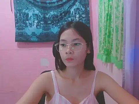 Snapshot of Sweetsexylady19 chatting on July 2026 07:45:01 AM Sweetsexylady19 online show from July 2026 07:45:01 AM