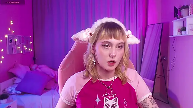 Emma Thomps online show from April 2026 03:10:02 PM