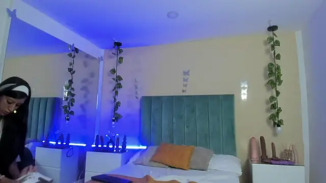 ARIANA CRI-X online show from April 2026 12:08:02 PM