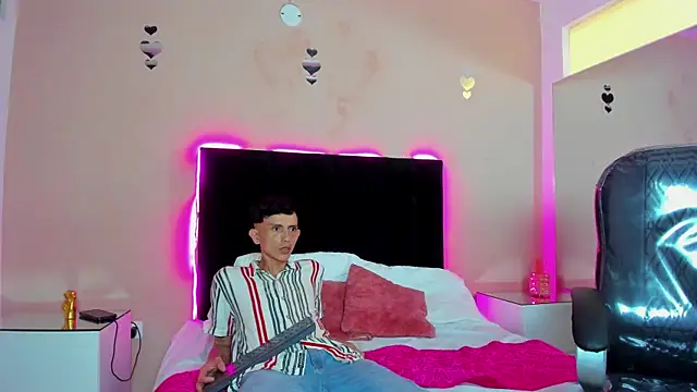 ARIANA CRI-X online show from July 2026 01:40:02 PM