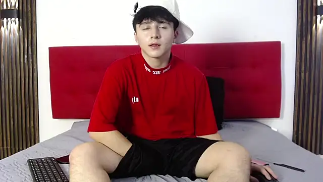 LunayDream online show from April 2026 07:27:02 PM
