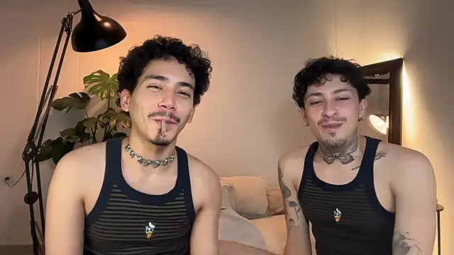 Snapshot of Noah_and_Steven chatting on May 2026 02:43:01 PM Noah and Steven online show from May 2026 02:43:01 PM
