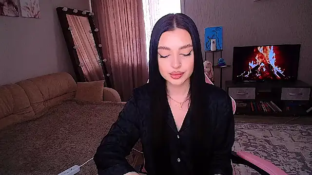 yoursLina online show from May 2026 07:06:01 AM