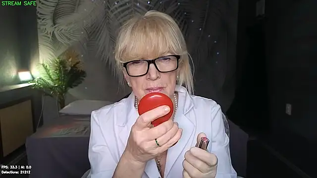Snapshot of Dr_Mireille chatting on June 2026 12:27:02 PM Dr Mireille online show from June 2026 12:27:02 PM