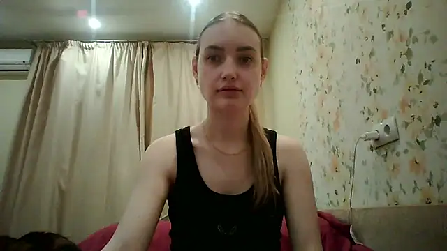 Lisanta online show from April 2026 06:16:02 PM