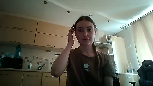 Snapshot of Lisanta chatting on May 2026 12:12:01 PM Lisanta online show from May 2026 12:12:01 PM