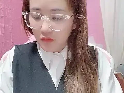 OanhOanh335 online show from April 2026 11:13:02 AM