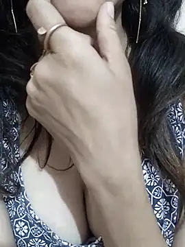 lovelyrosewifey online show from April 2026 01:13:01 PM