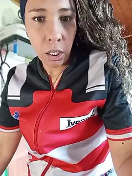 Ivon C online show from May 2026 01:28:02 PM